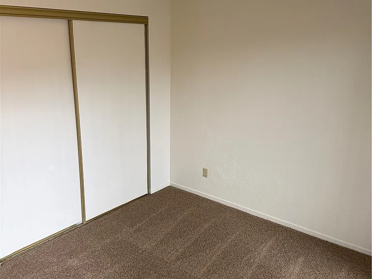 930 N Sloan Ln #203 — Photo 13