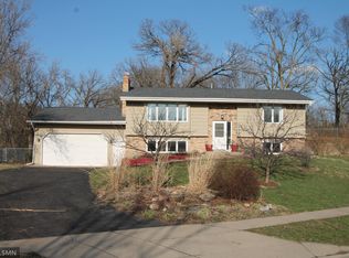 5352 W Hidden Valley Dr, Savage, MN 55378