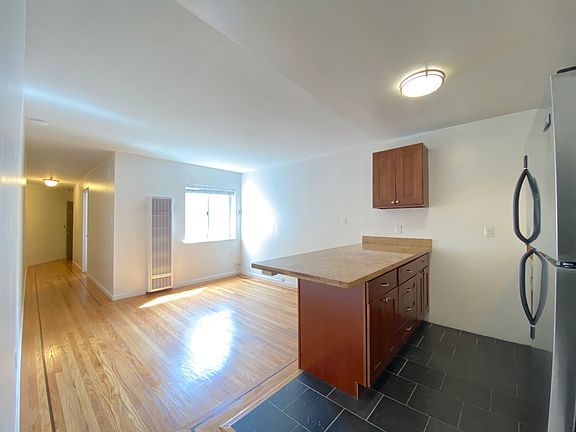 3rd image of 121 Broderick St APT 14