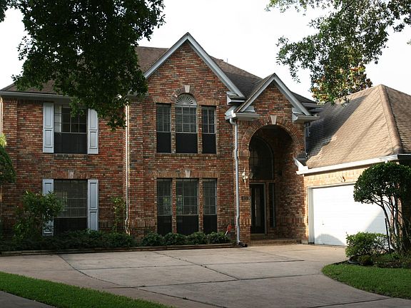 2nd image of 423 Lake Bend Dr