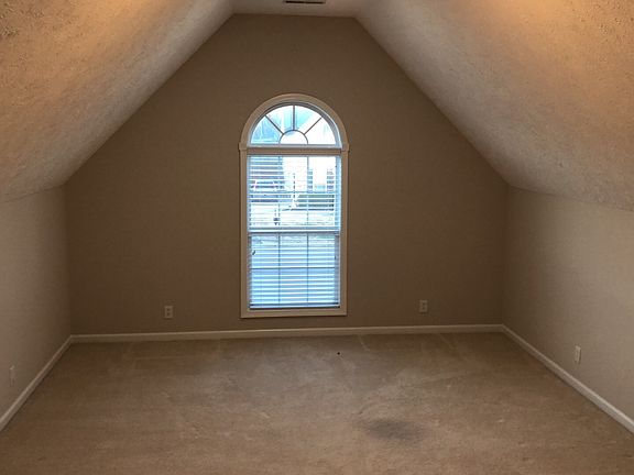 5th image of 1726 Kinsale Ave