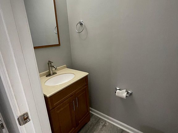 4th image of 106 Heather Way APT B