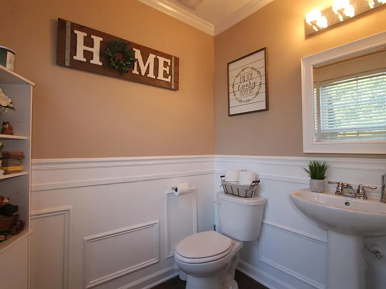 1252 Oxford Village Cv — Photo 17