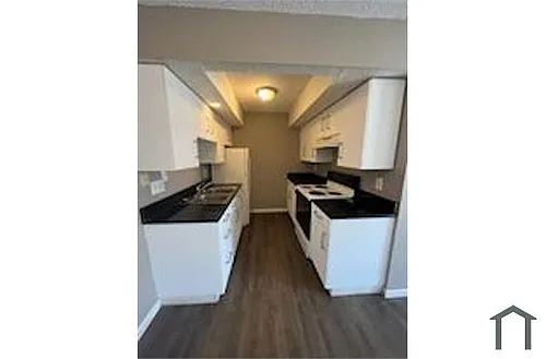 1404 Silver St Photo 1