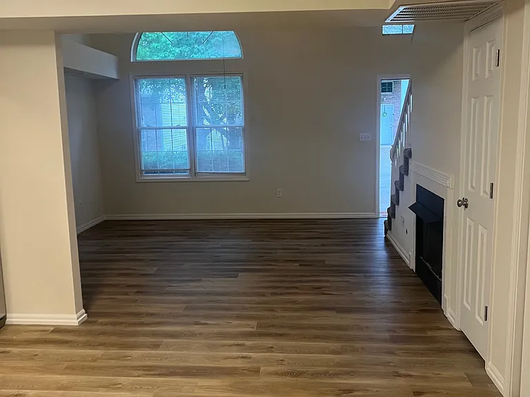 10 N Cedar Lake Dr E — Photo 5