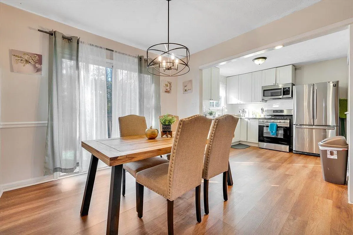3573 Foxtail Ct — Photo 2