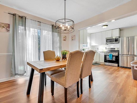 2nd image of 3573 Foxtail Ct