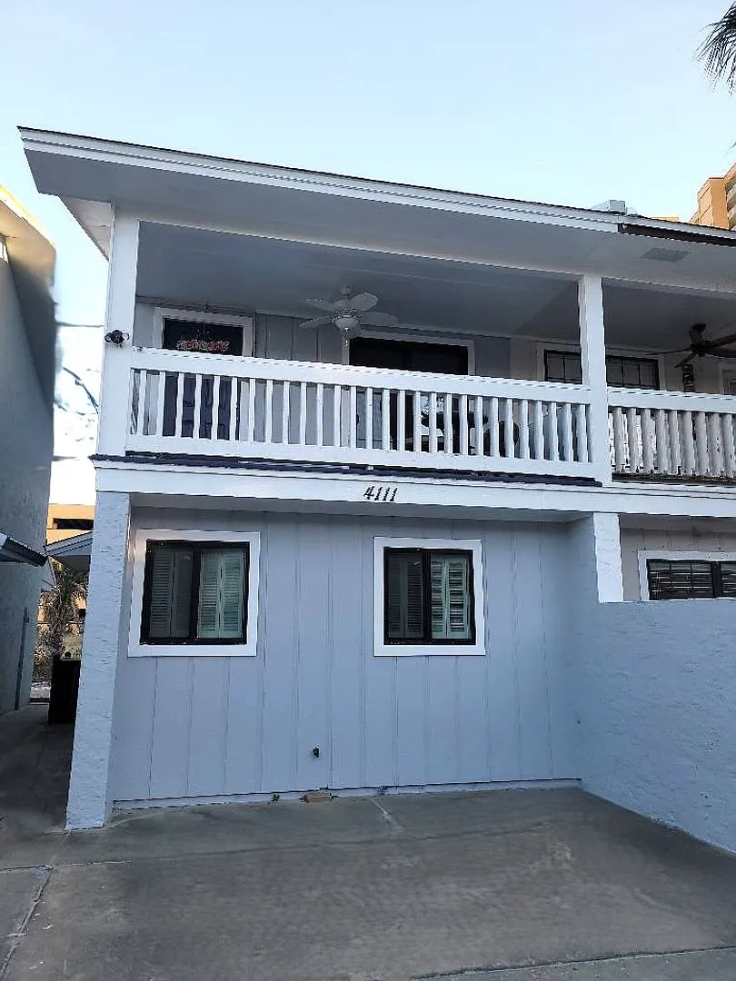 Beach 2 Bedroom 2 Bath Townhome! — Photo 1