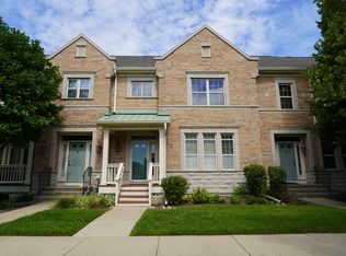 2664 Goldenrod Ln, Glenview, IL 60026