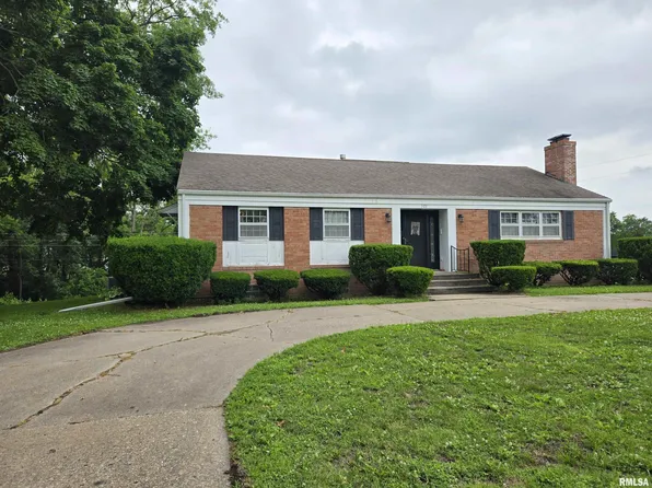 301 N Louise St, La Harpe, IL 61450