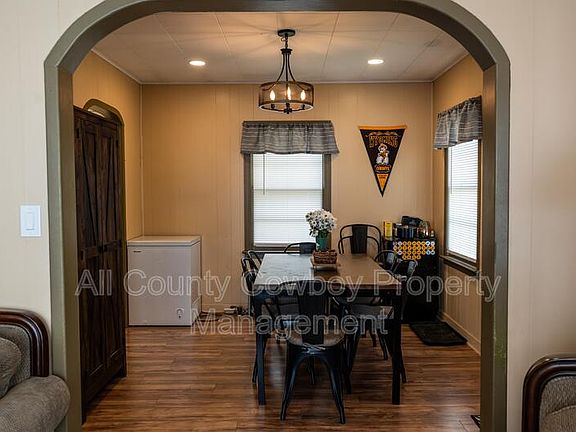 5th image of 1728 E Custer St