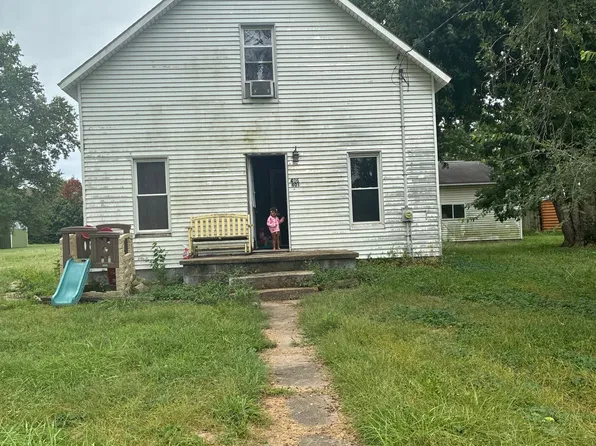 406 S Ryan, London Mills, IL 61544