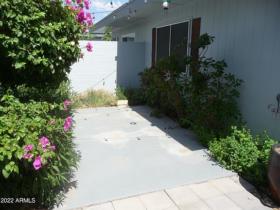 3rd image of 10361 W Garnette Dr