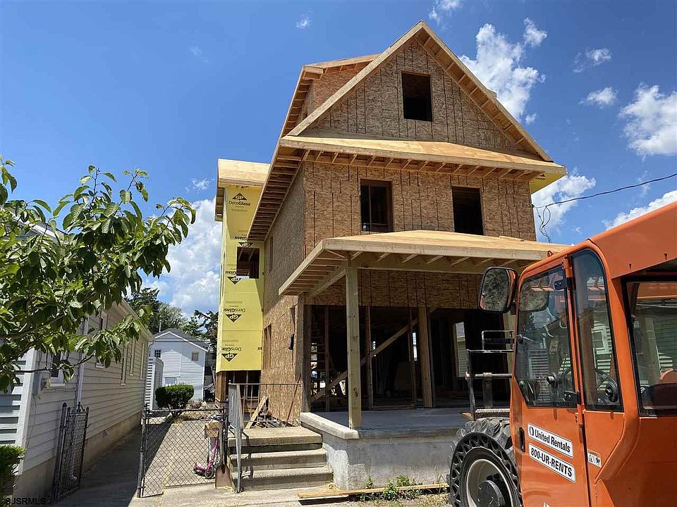 2nd image of 28 Ocean Ave