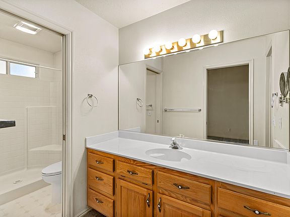 4th image of 710 S Indian Hills Dr Unit 8