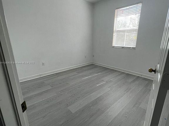 3rd image of 1011 NE 208th St #1011