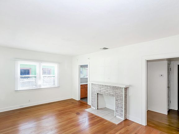 4th image of 145 N San Marino Ave