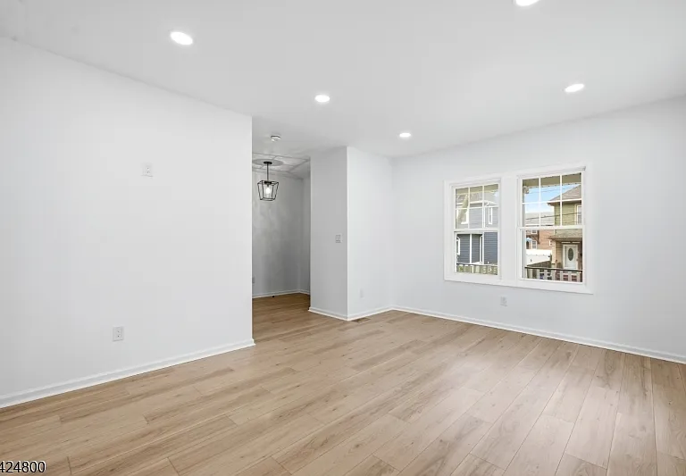 40 Edgewood Rd — Photo 4