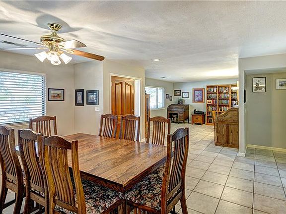 3rd image of 1729 Amherst Way