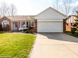 40163 Gulliver Dr, Sterling Heights, MI 48310