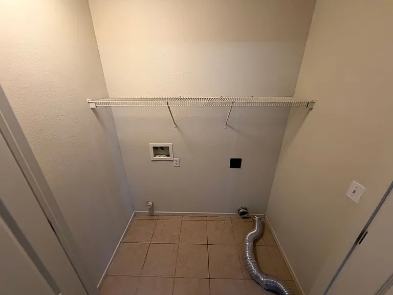 585 Hart Dr — Photo 28
