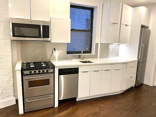 442 Tenth Avenue #4RS