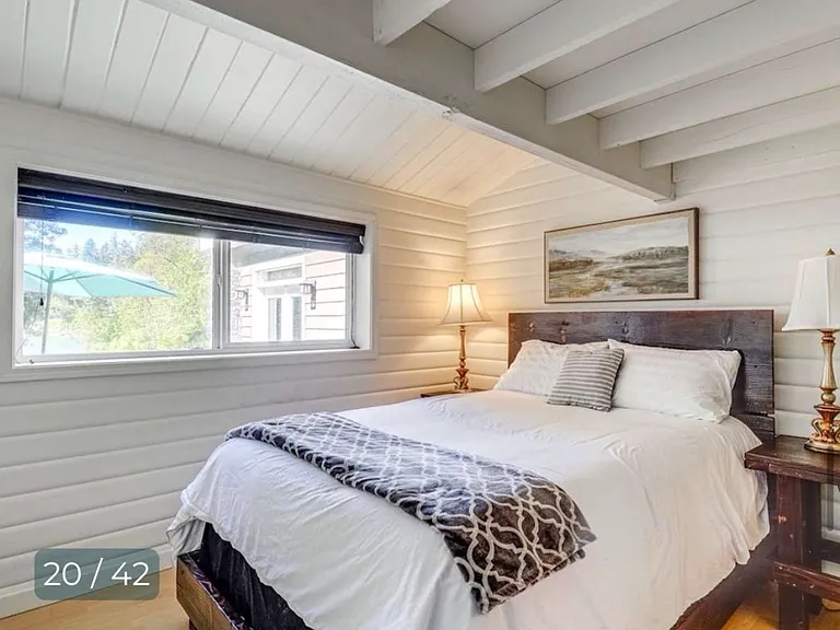 7075 NE Bay Hill Rd — Photo 27