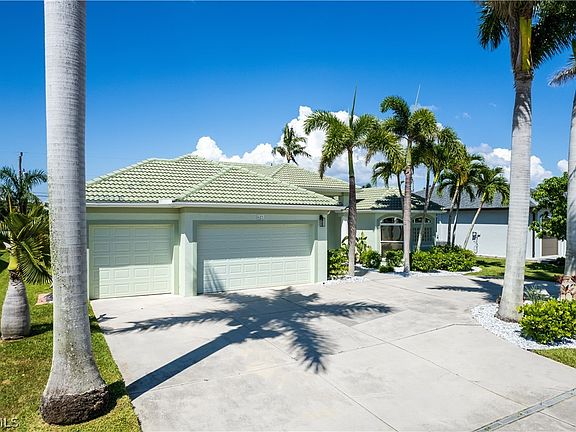 4th image of 623 SW 56th St