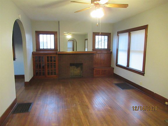 4th image of 212 NW 5th St