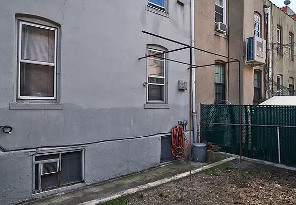 3rd image of 25-34 32nd St