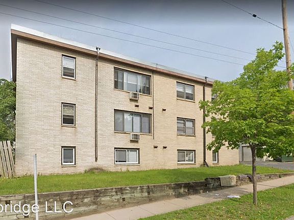 5th image of 905 Westminster St APT 304