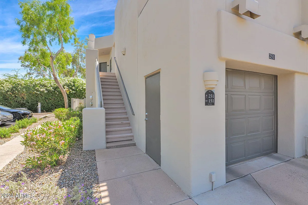 Building Photo - 7710 E Gainey Ranch Rd #251