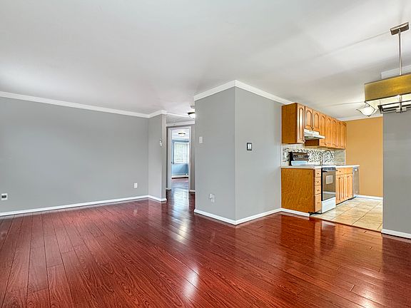 3rd image of 2553 Alder Ave #2