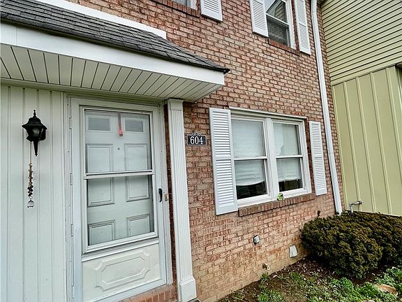 3rd image of 604 Countryside Dr