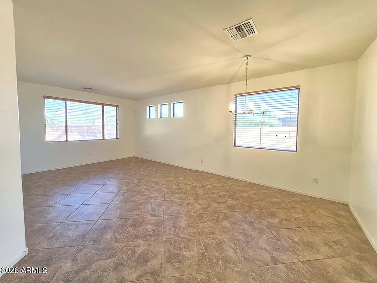 16438 N 72nd Ln — Photo 3