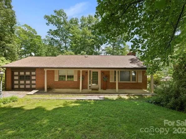 41 Deep Woods Rd, Mills River, NC 28759