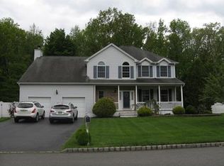 33 Plains Gap Rd, North Brunswick, NJ 08902