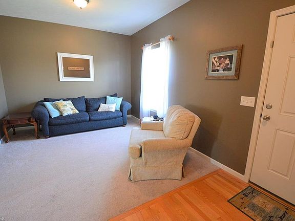 3rd image of 103 Firestone Dr