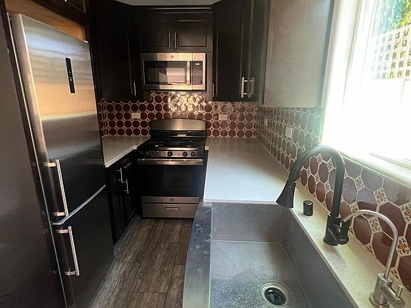 2nd image of 5724 Satsuma Ave #1