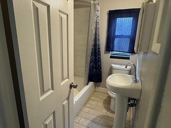 5th image of 1544 ELLA Street