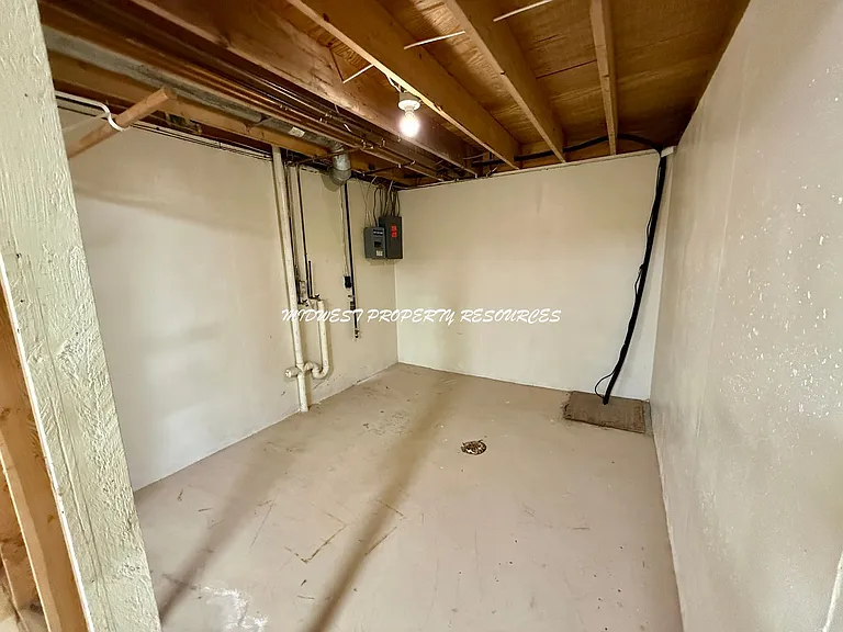 9300 E 83rd St — Photo 15