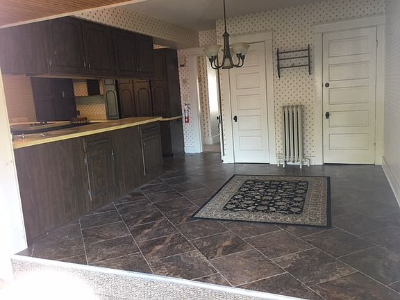 5th image of 93 Montcalm St
