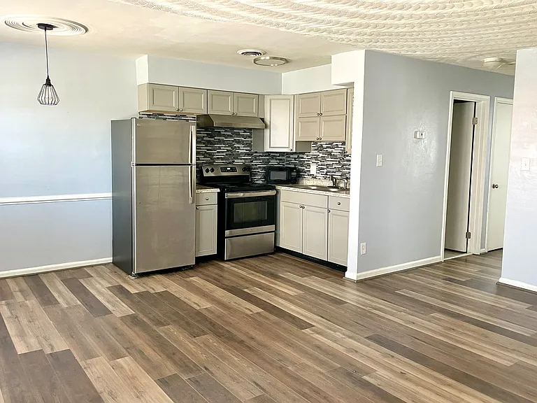 2100 Arctic Ave #14 — Photo 2