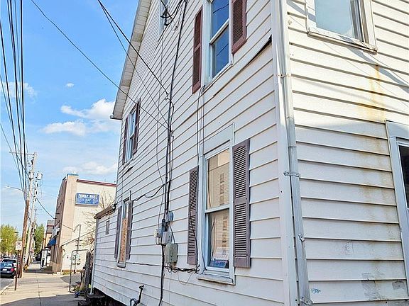 2nd image of 547 N Silk St