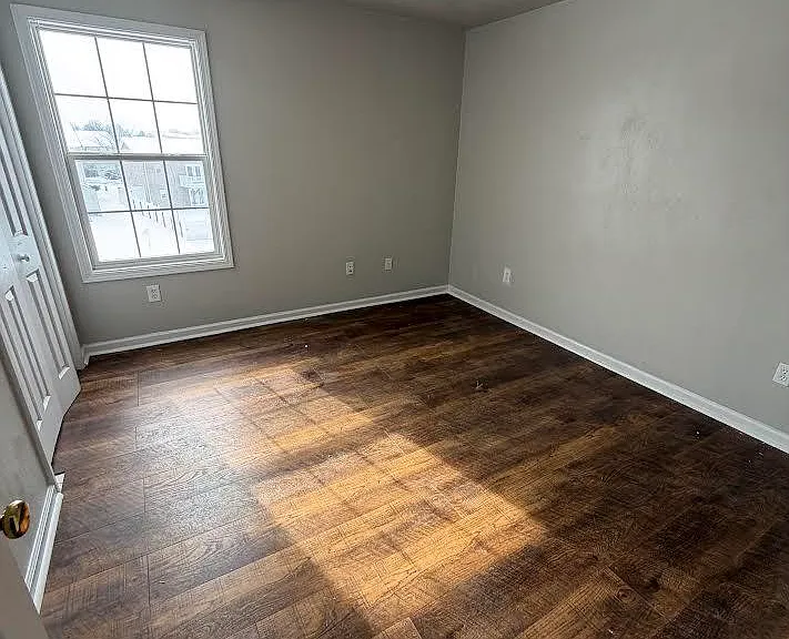 135 Aster Ln — Photo 3