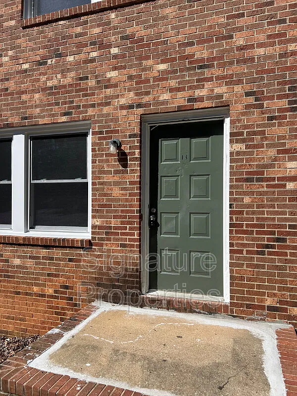 2 bed, 1.5 bath, $875 — Photo 2