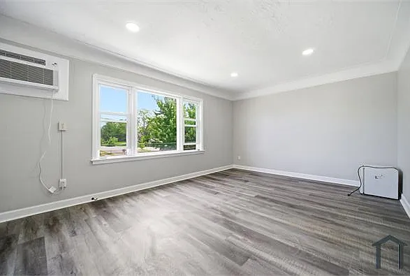 5044 Warrensville Center Rd — Photo 12