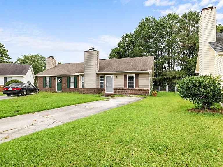 116 Live Oak Ct — Photo 2