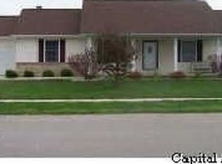 1212 Peachtree Dr, Chatham, IL 62629