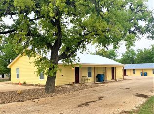 906 14th St, Bandera, TX 78003